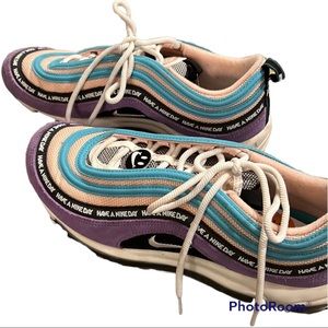 8.5 mens Nike “Have a Nike Day” shoe.